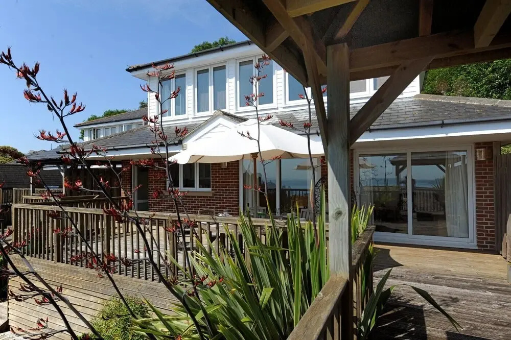 4 Coram Court