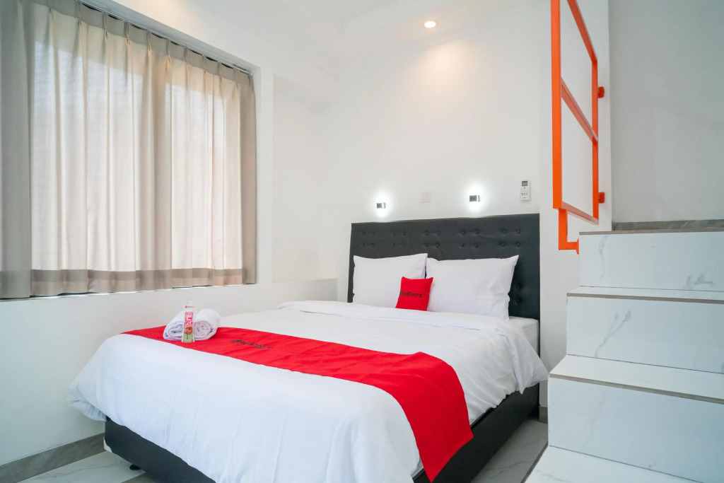 RedDoorz near Stasiun Senen