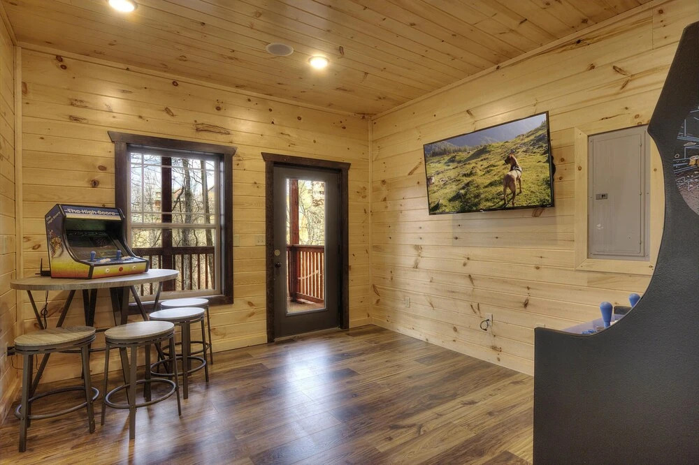 DT 2 Brand NEW Cabins 2 Pools 2 HOT Tubs ETC