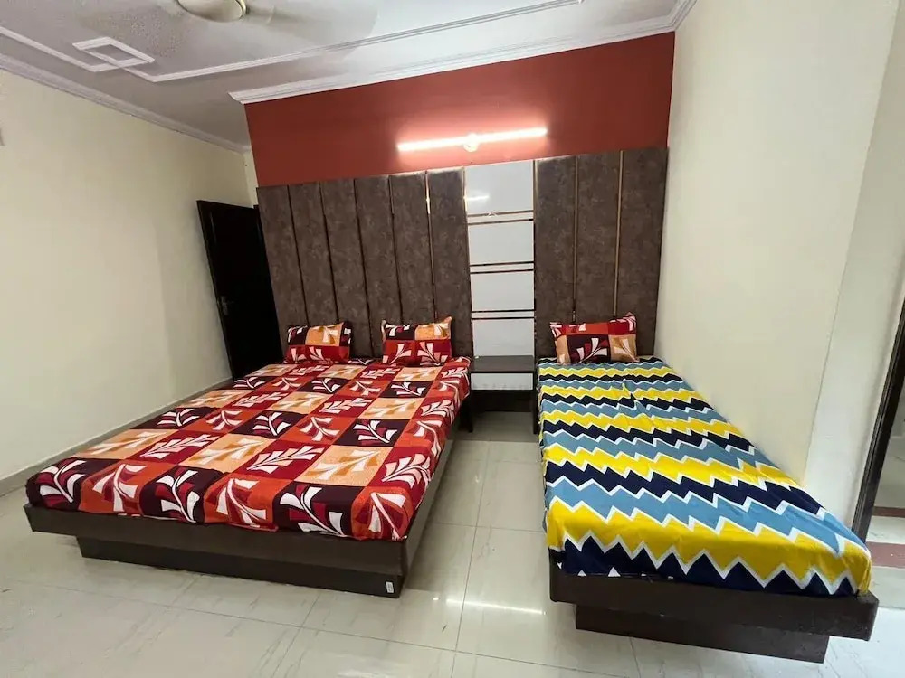 Hotel Krishna Palace By Grb
