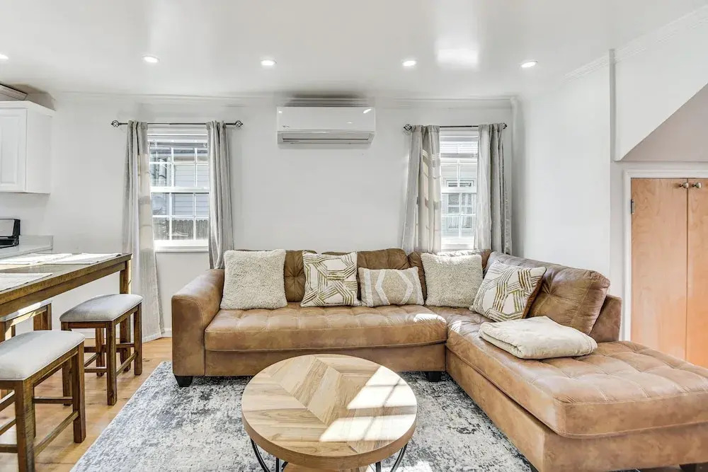 2 Mi to Naval Base: Walkable Norfolk Retreat