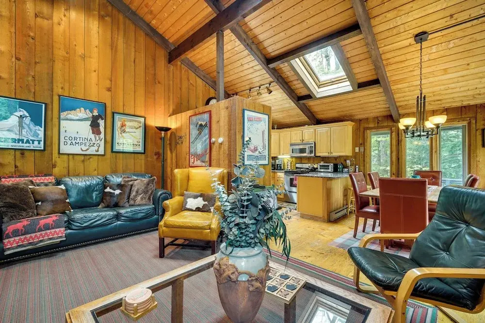 Jamaica Vacation Home w/ Deck: 8 Mi to Skiing!