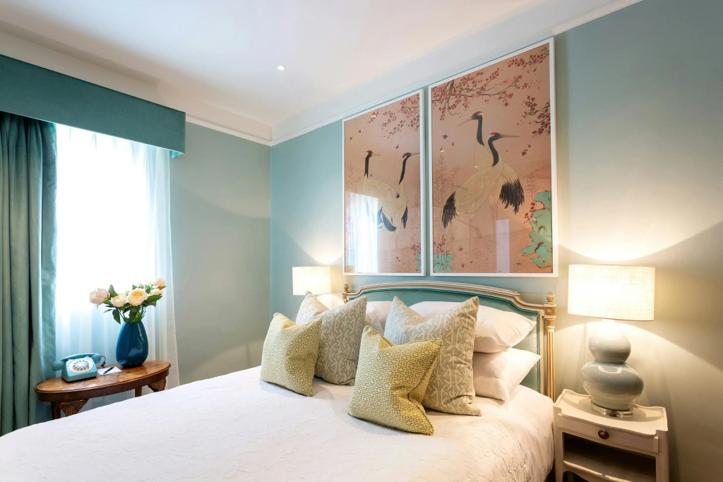 Roslin Beach Hotel