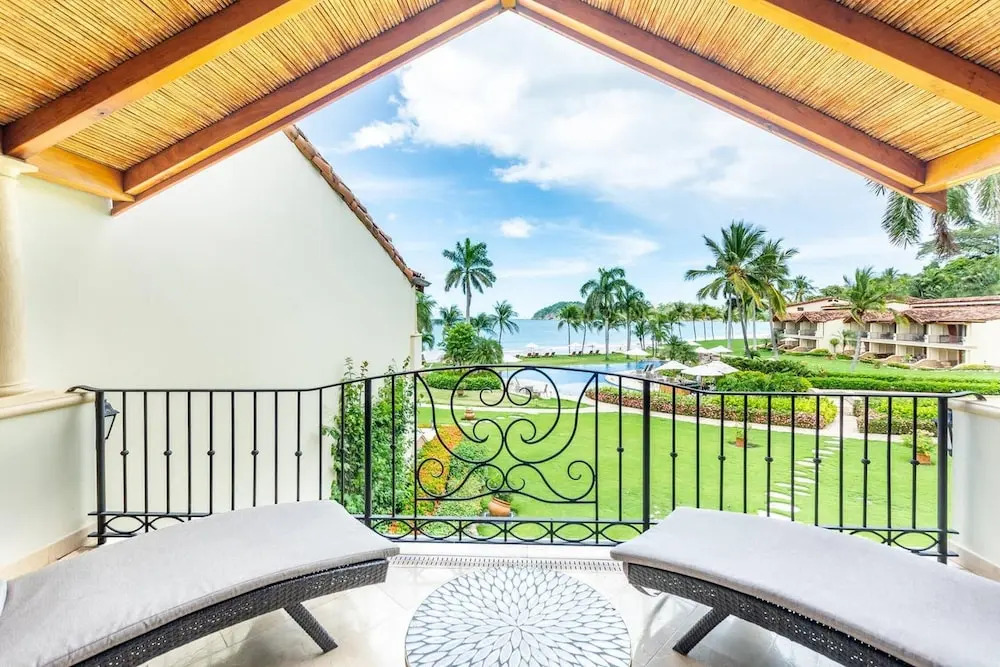 Spacious Open-Concept Condo with Stylish Design, Direct Beach Access & Resort-Style Amenities