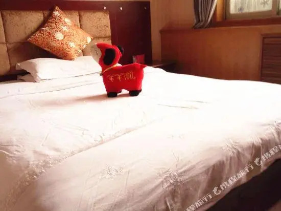 Yuhuagong Motel