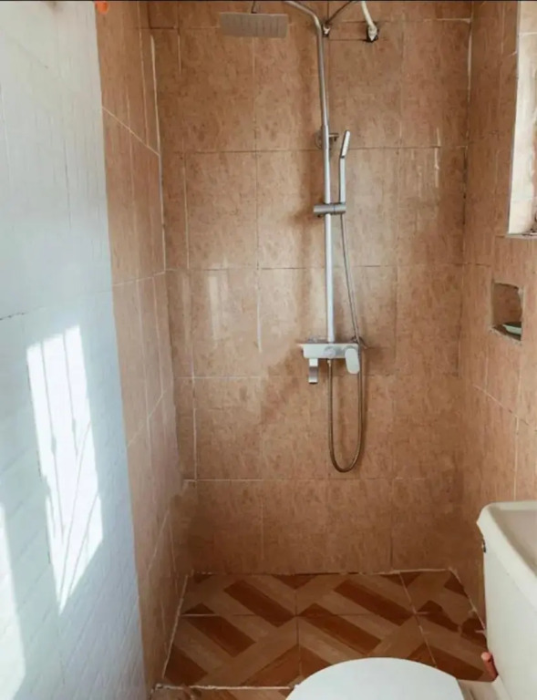 Cozy studio unit in lekki phase 1 - Kitchen, 24-7 light, wifi, Netflix