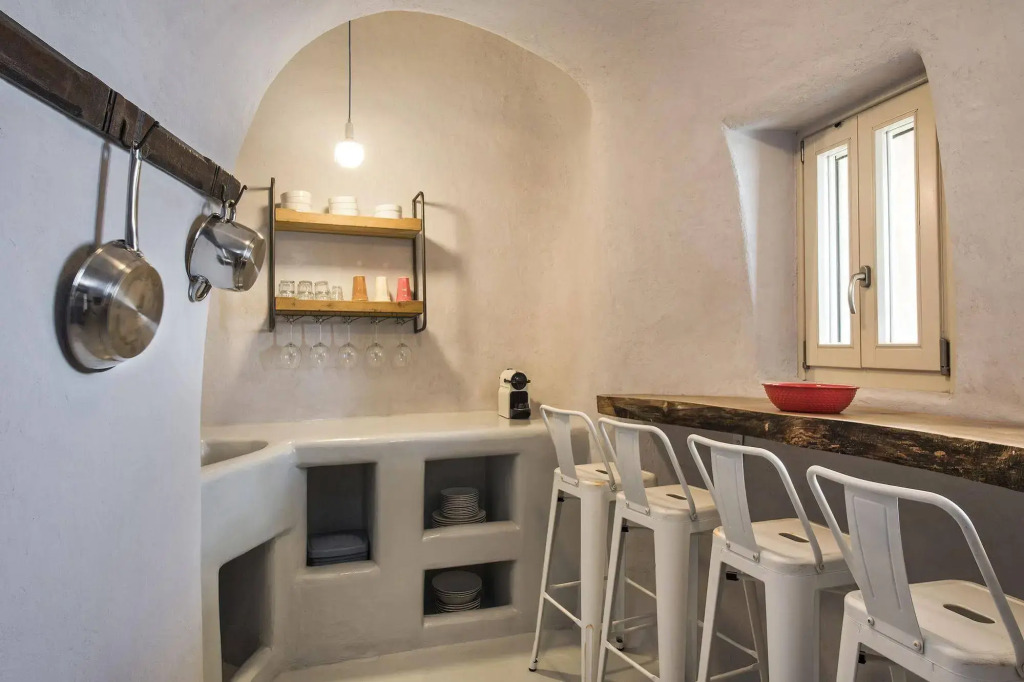 Ammos Oia Mansion