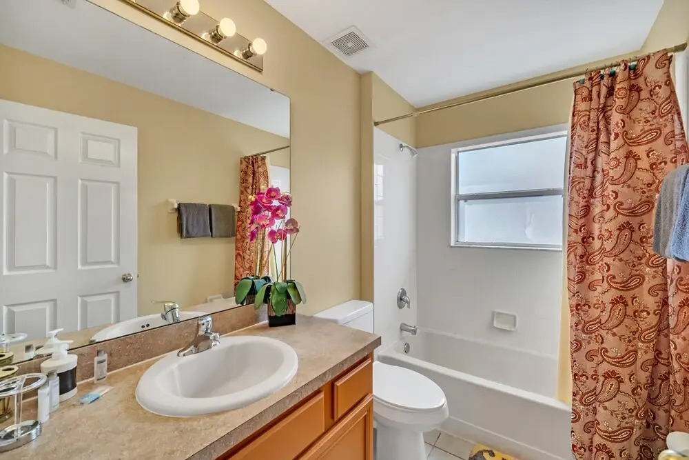 Solana Pool Home in Davenport FL