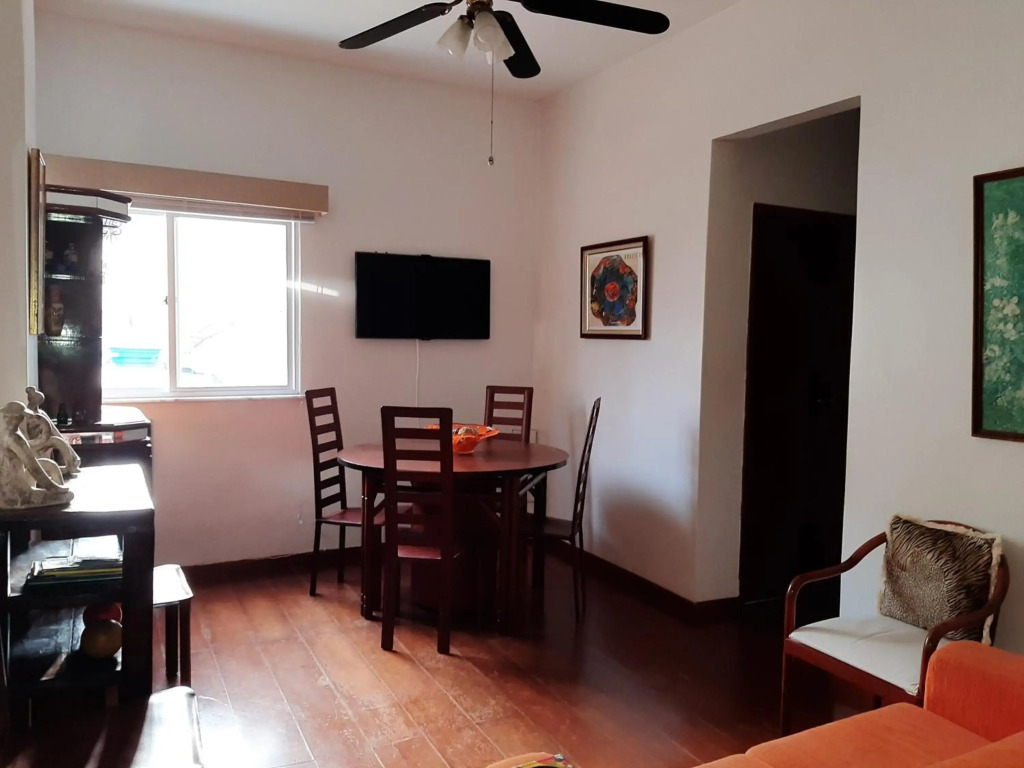 IPANEMA 2 quartos à 3 quadras da praia com garagem