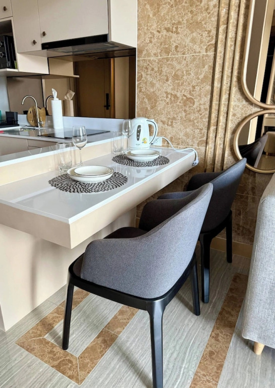 Stylish Apartments in a New Boutique Complex in the Laguna
