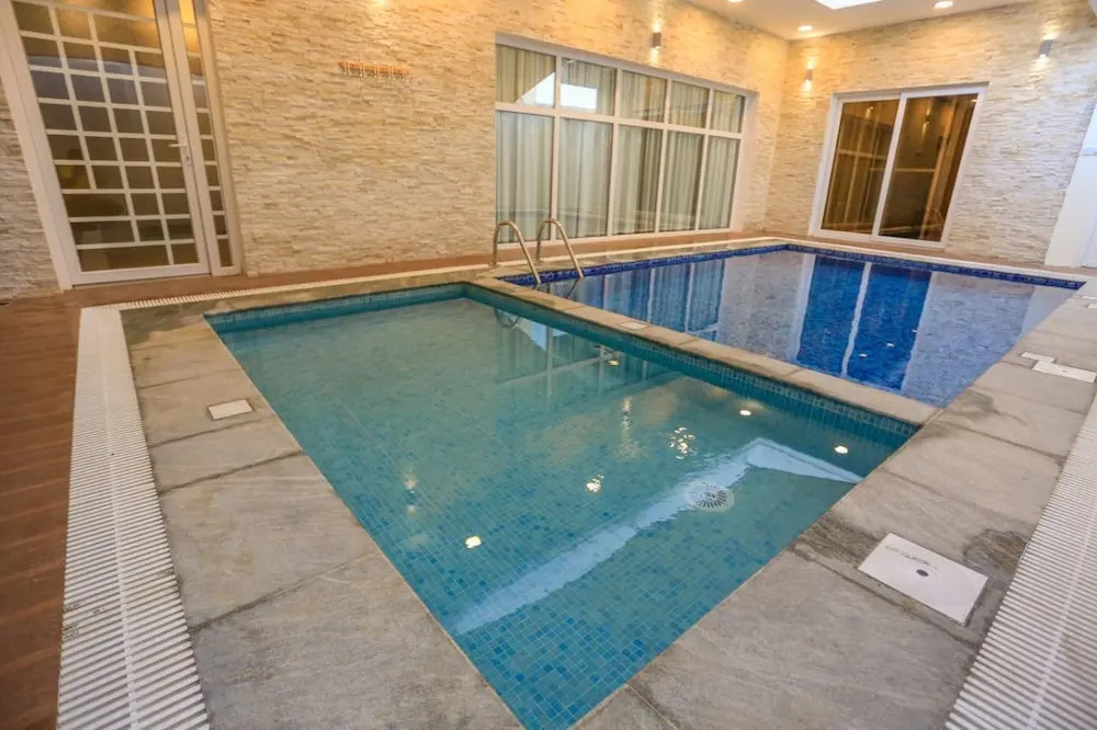 Gloria Villa