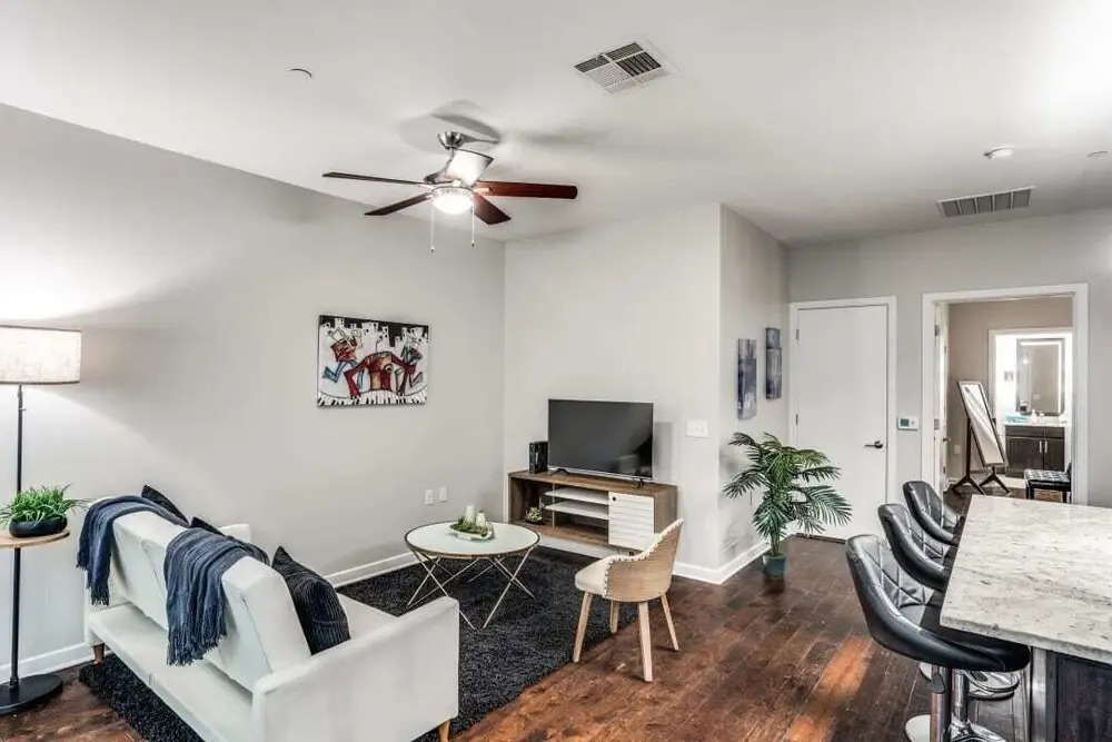 Stunning 2BR 2BA w/SKY POOL lounge CozySuites
