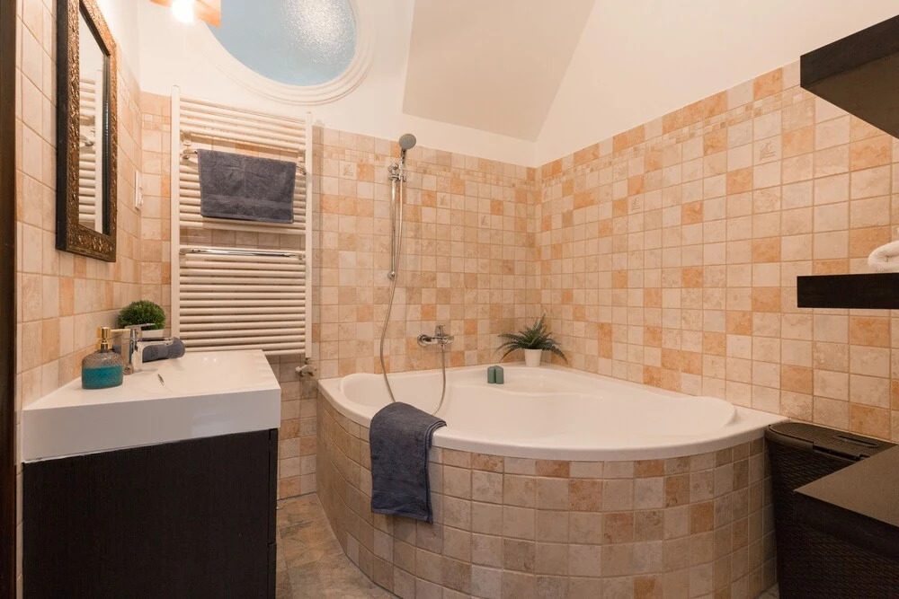 Supercentral Spacious Apartment