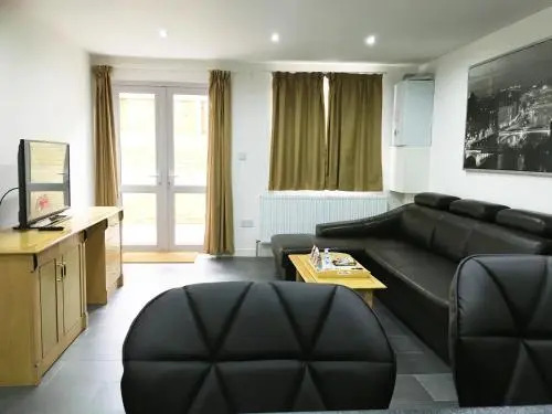 Wellesley Road Apartments