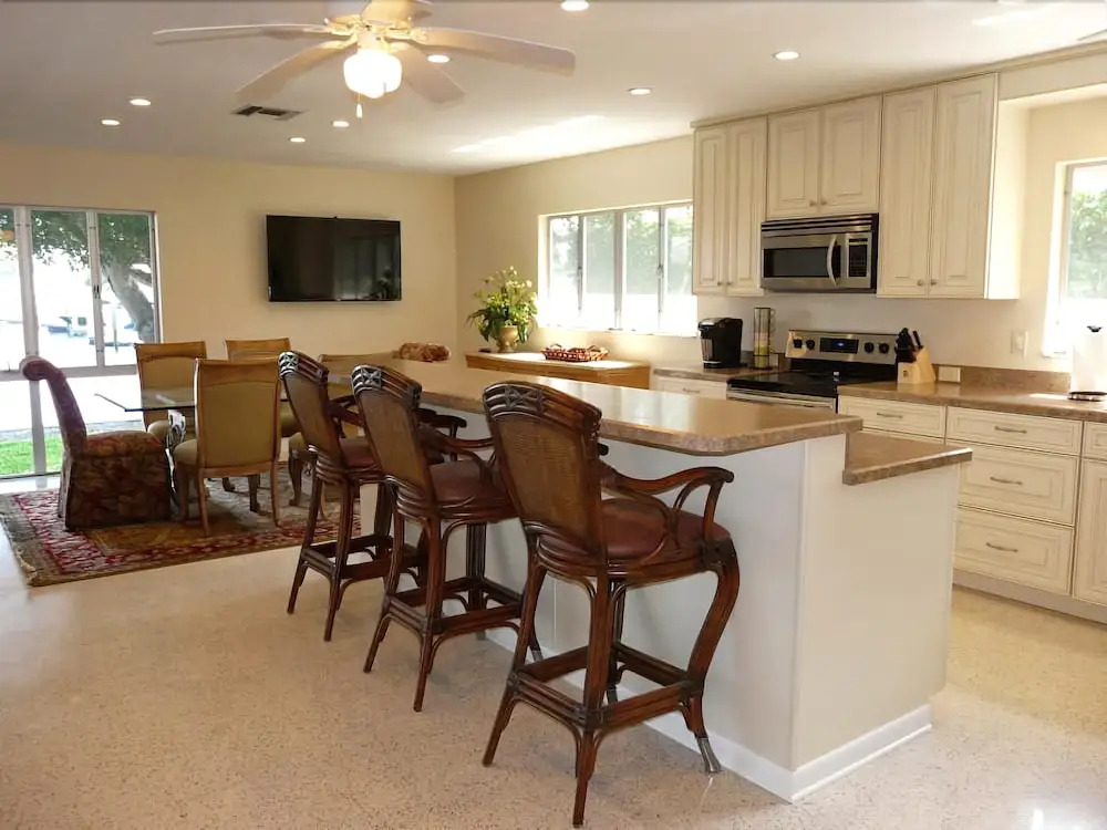 843 Buttonwood Court