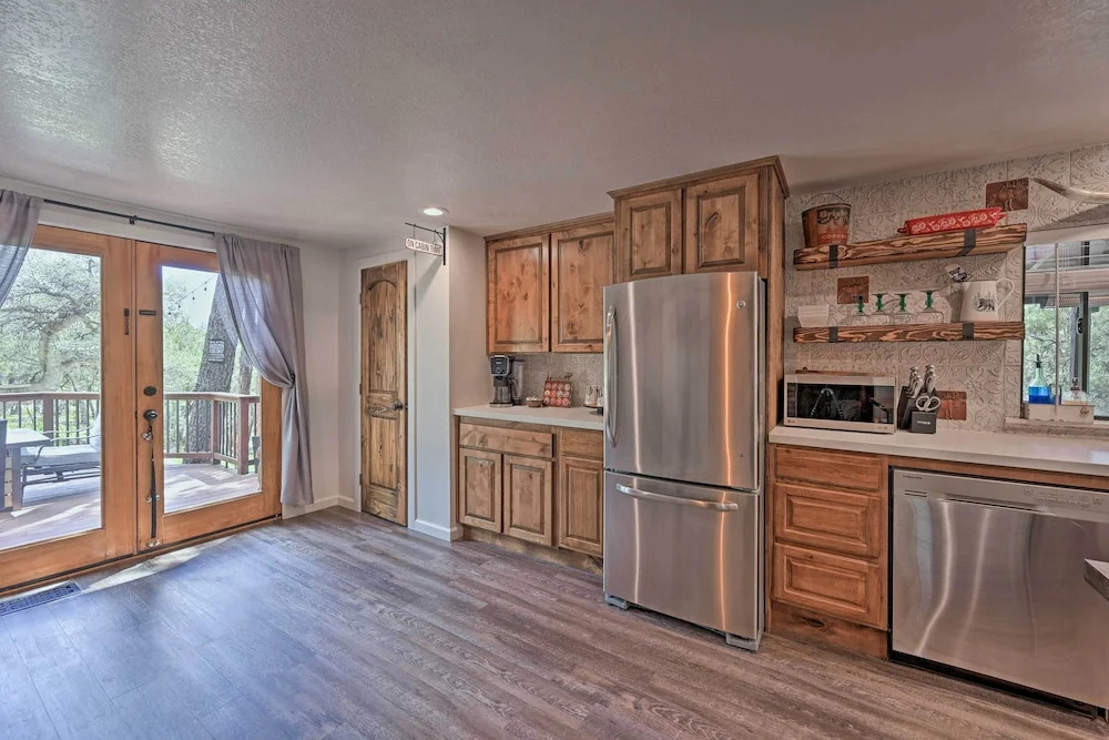 Hot Tub, Game Room: Dog-friendly Pine Cabin!
