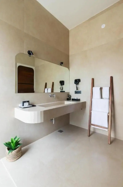 LA VIDA RETREAT