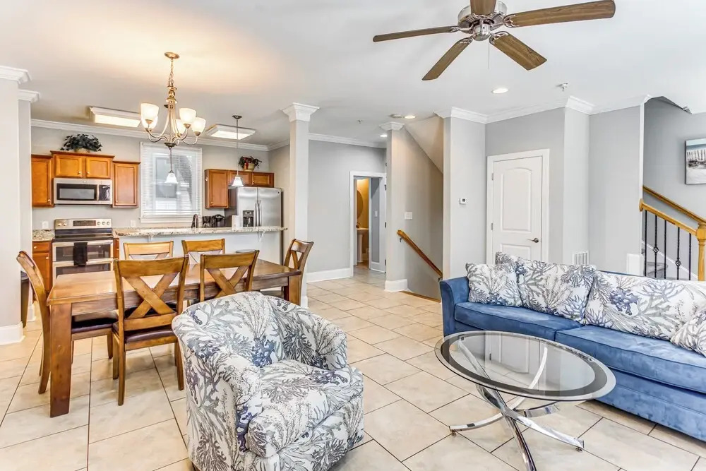 Walk to Ocean: Myrtle Beach Townhome w/ Balcony!