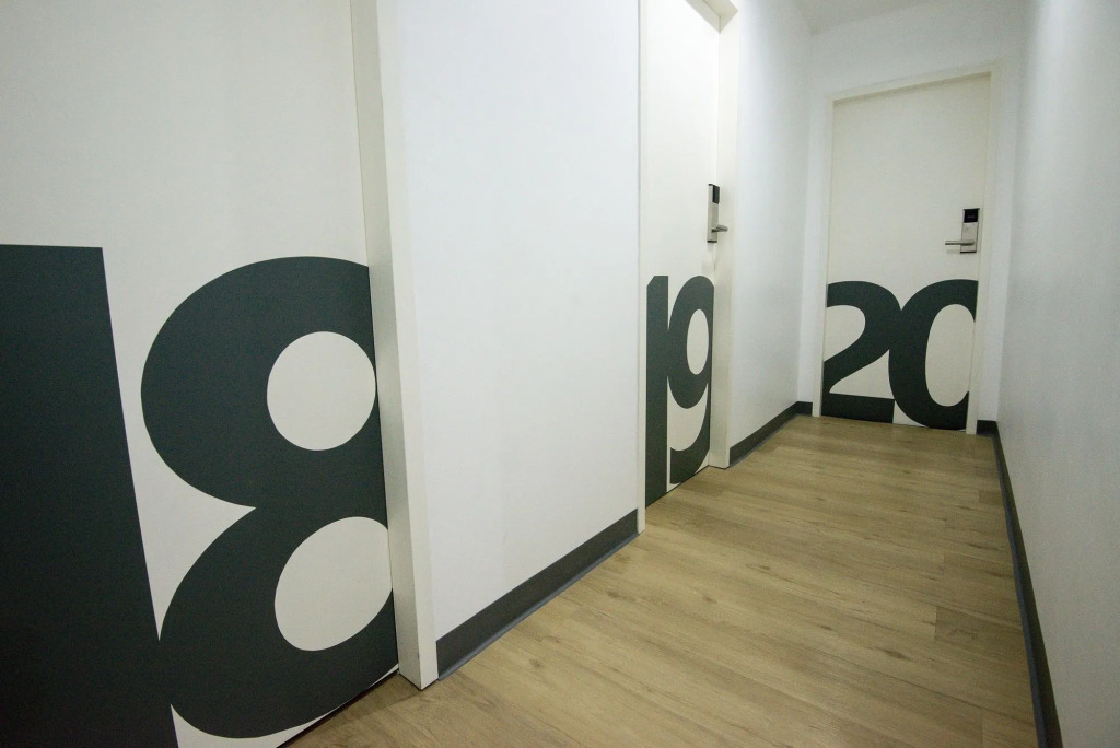 MonkeyNap Hostel