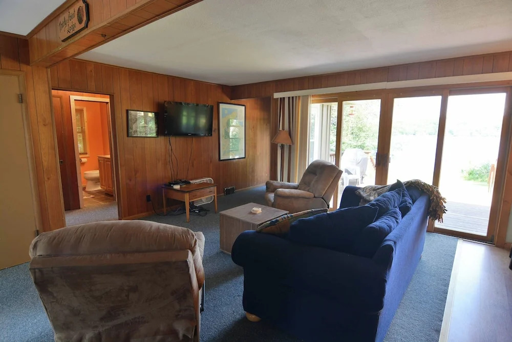 Thirty Point Lodge