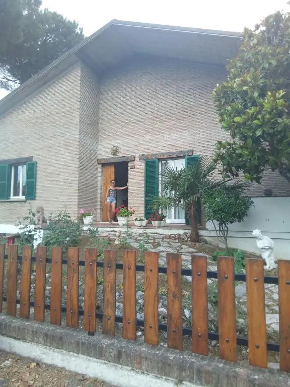 AFFITTACAMERE VILLA SOFIA accanto Ospedale con ampio giardino
