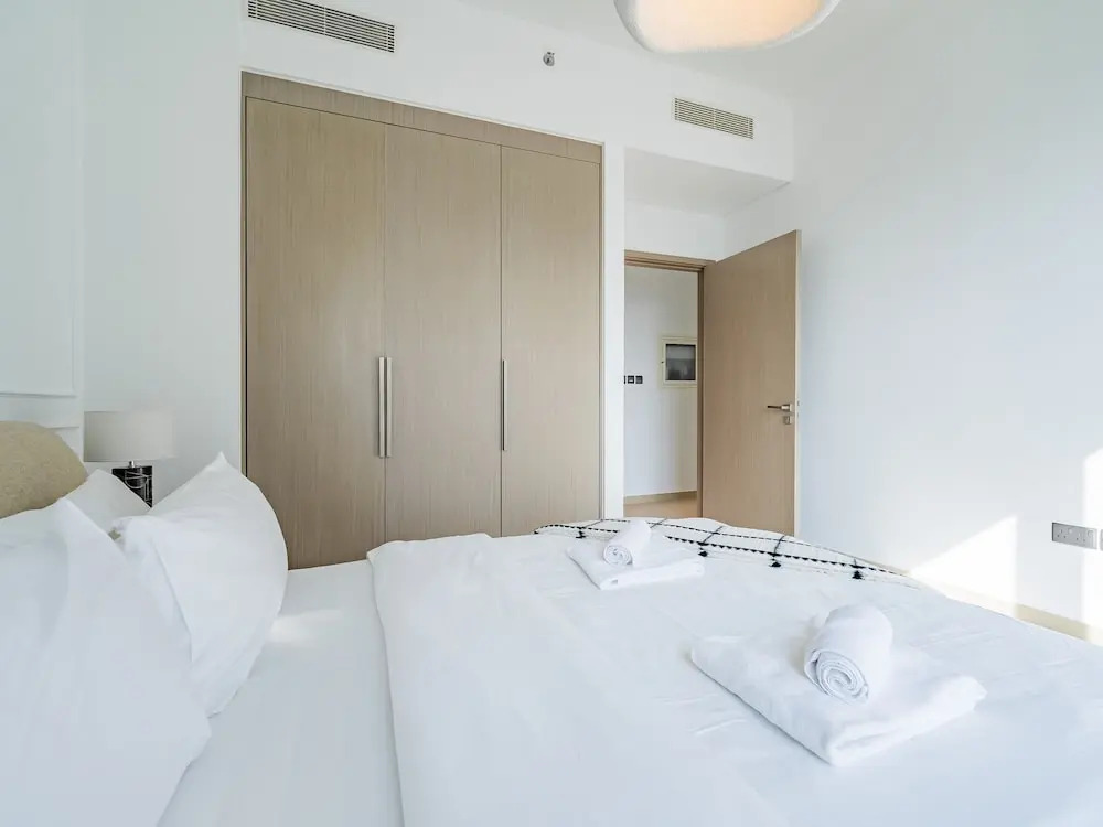 The Elevated Abode 1BHK Apt in Downtown