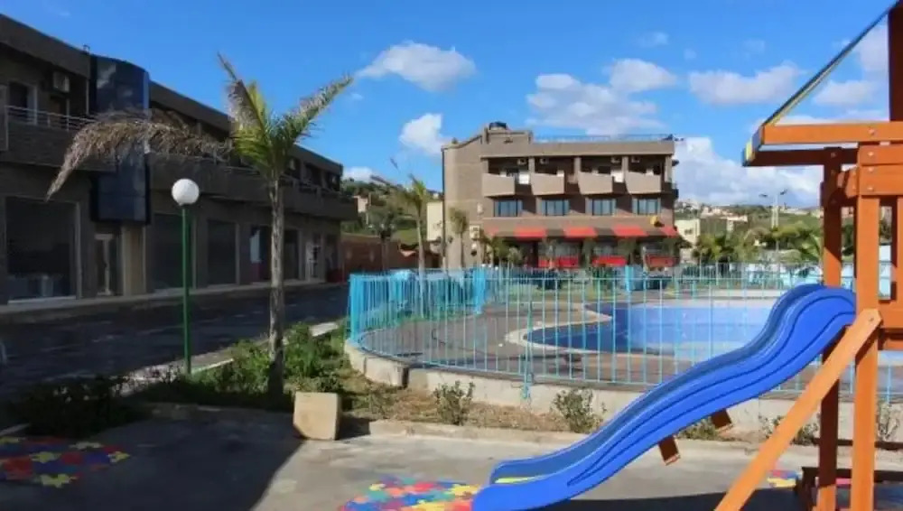 Motel Café Resto La Rocade
