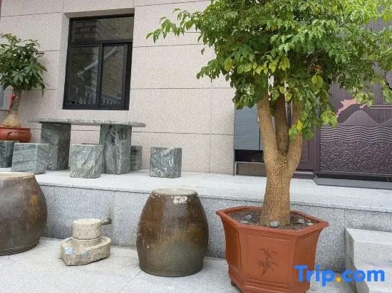 Huali Hotel