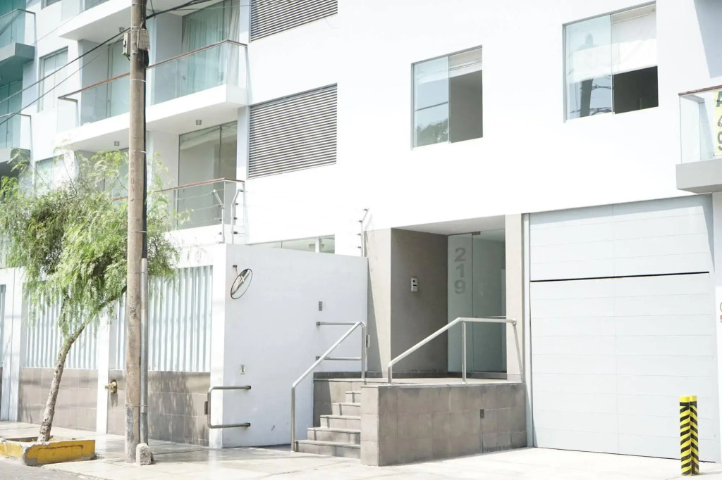 Miraflores Luxury Apartments - Del Solar