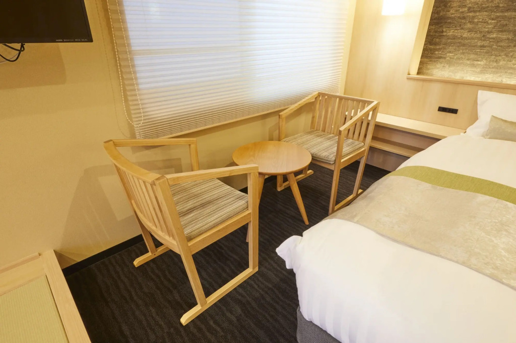 Rinn Shirakawa South