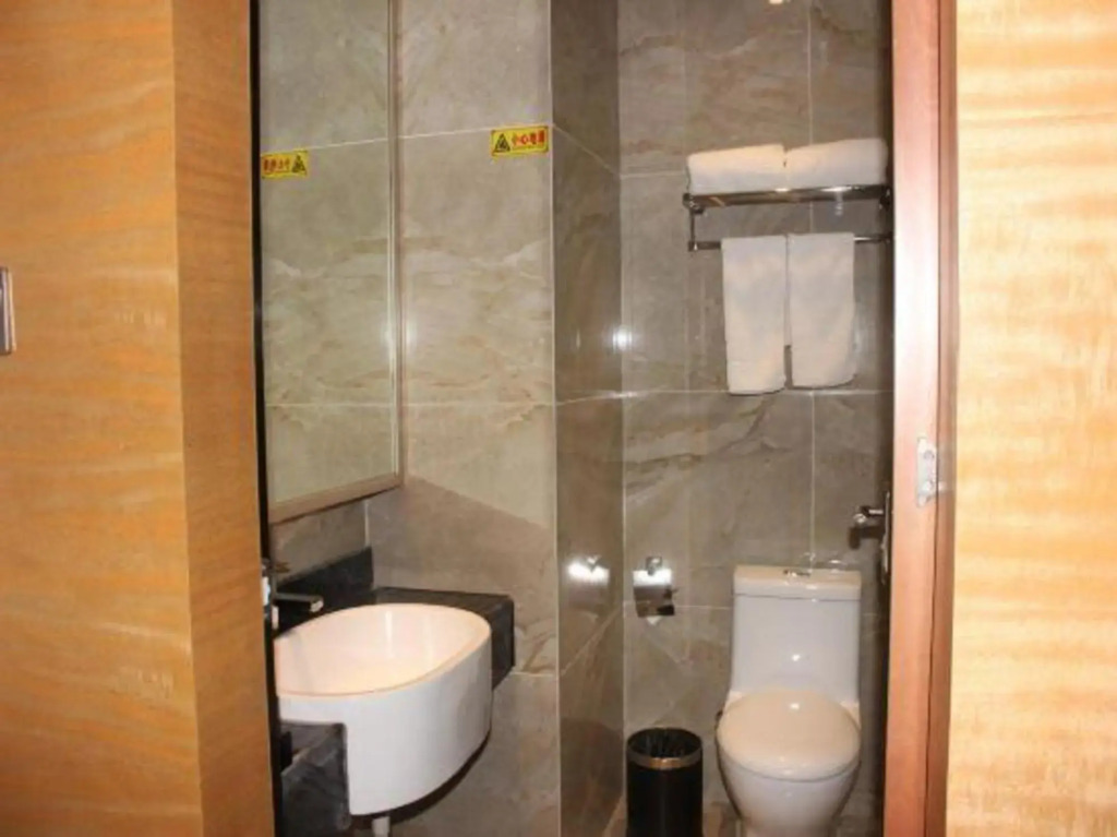 Pinwei International Holiday Hotel