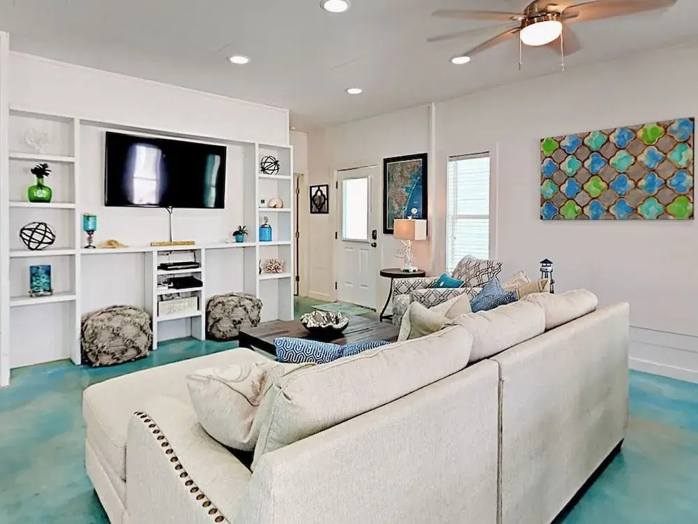 Popsicle's and Flip Flops VW8 4 Bedrooms 3.5 Bathrooms Home