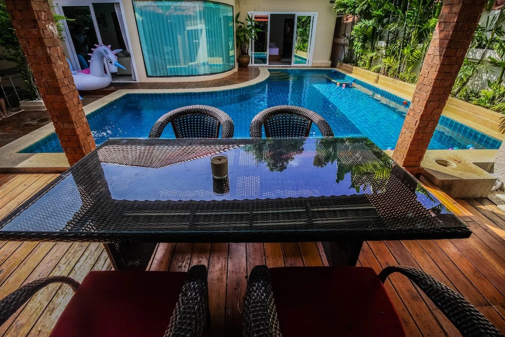 Cosy Beach Pool Villa By Pattaya Sunny Rentals