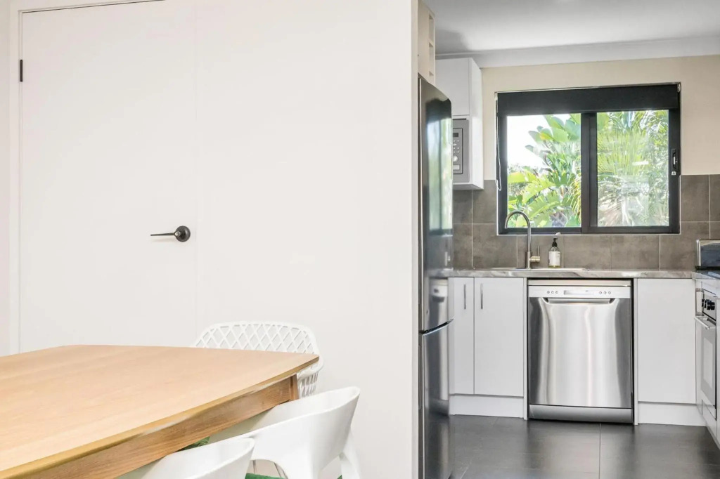 Byron Bay Accom Unit 3 5-9 Somerset Street - Summer Central