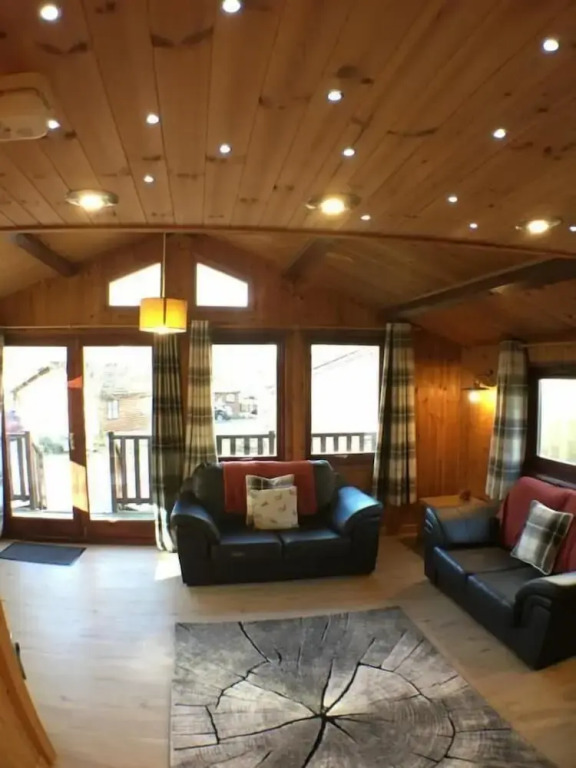 Snowdrop 13-Hot Tub-Woodlandlodges-Carmarthenshire