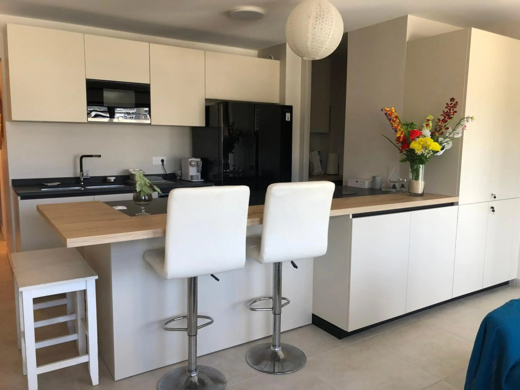 Standing Residence Tevai