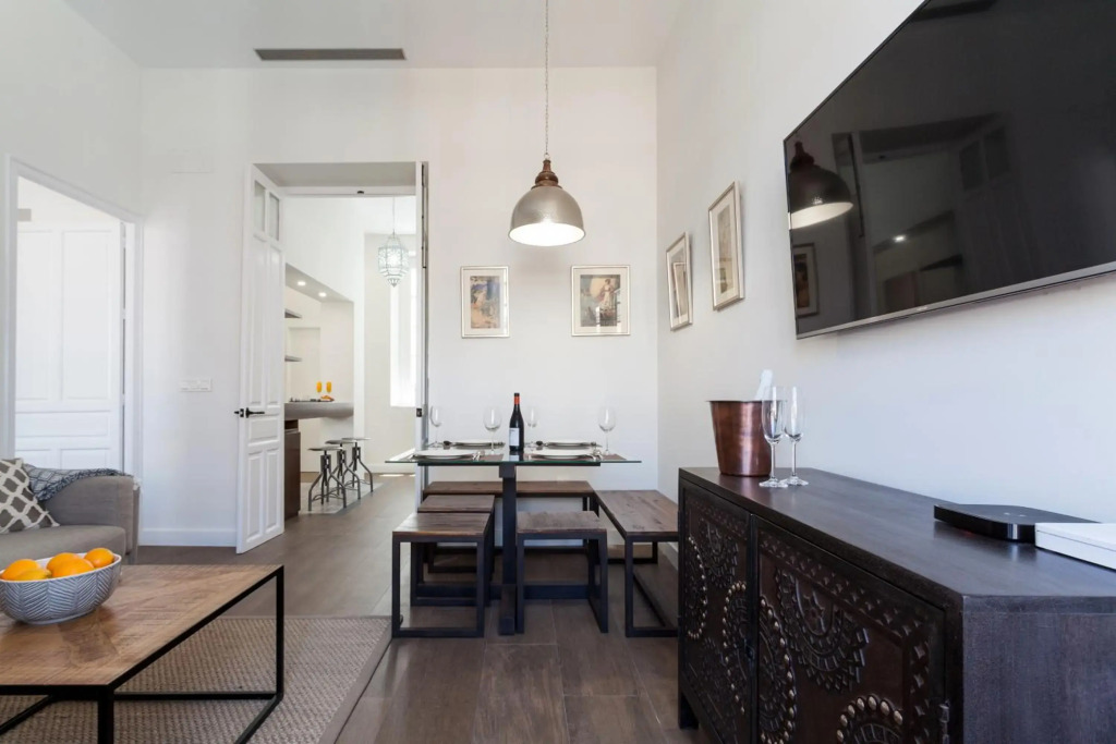 Stunning Boutique - Space Maison Apartments