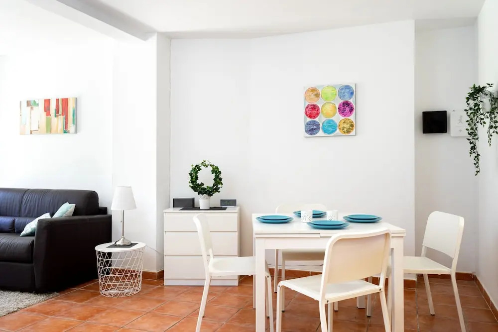 Beachside Apartment with Garden Ref 89