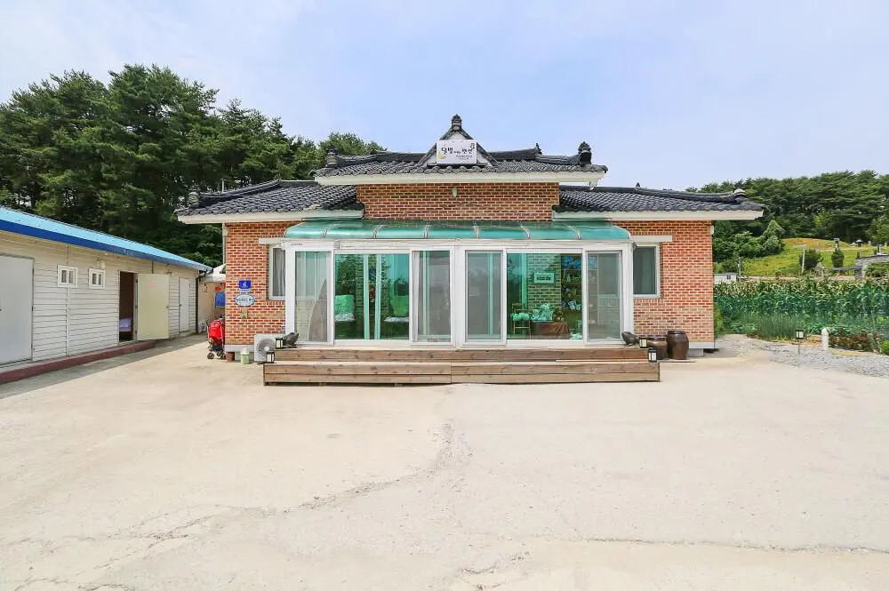 Dalbitmeomooneun
