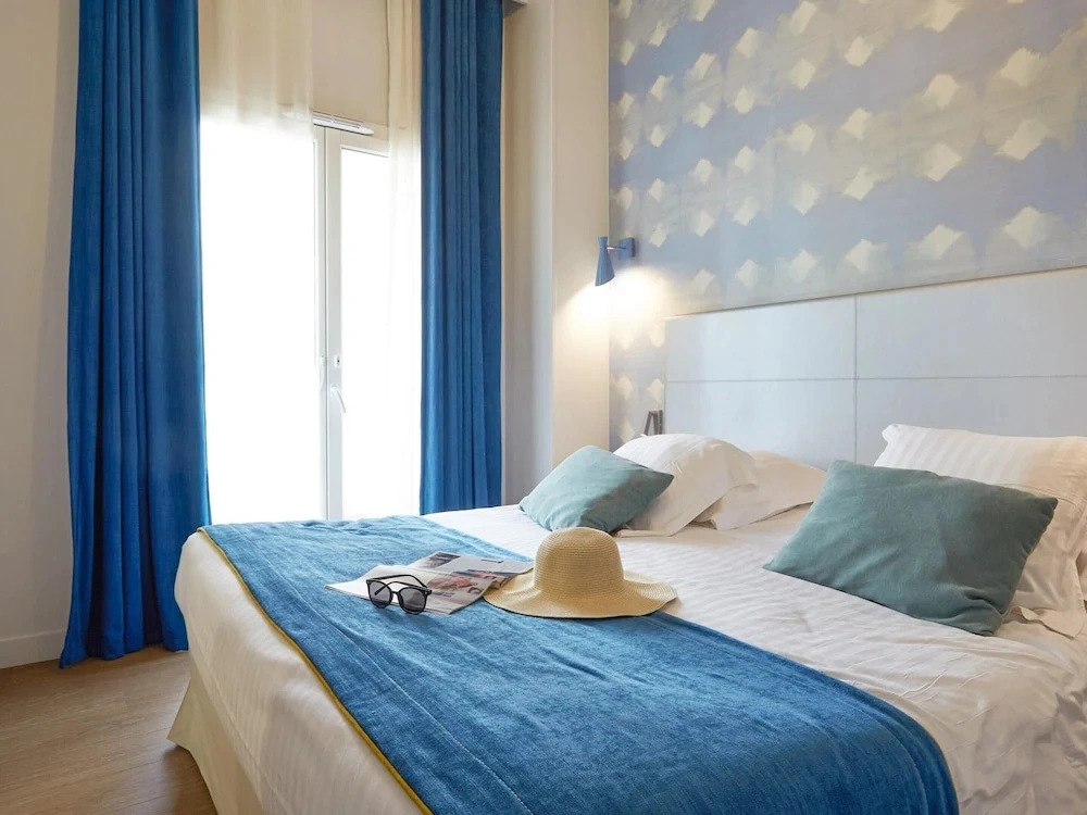 Picturesque Deauville Apartment for 6