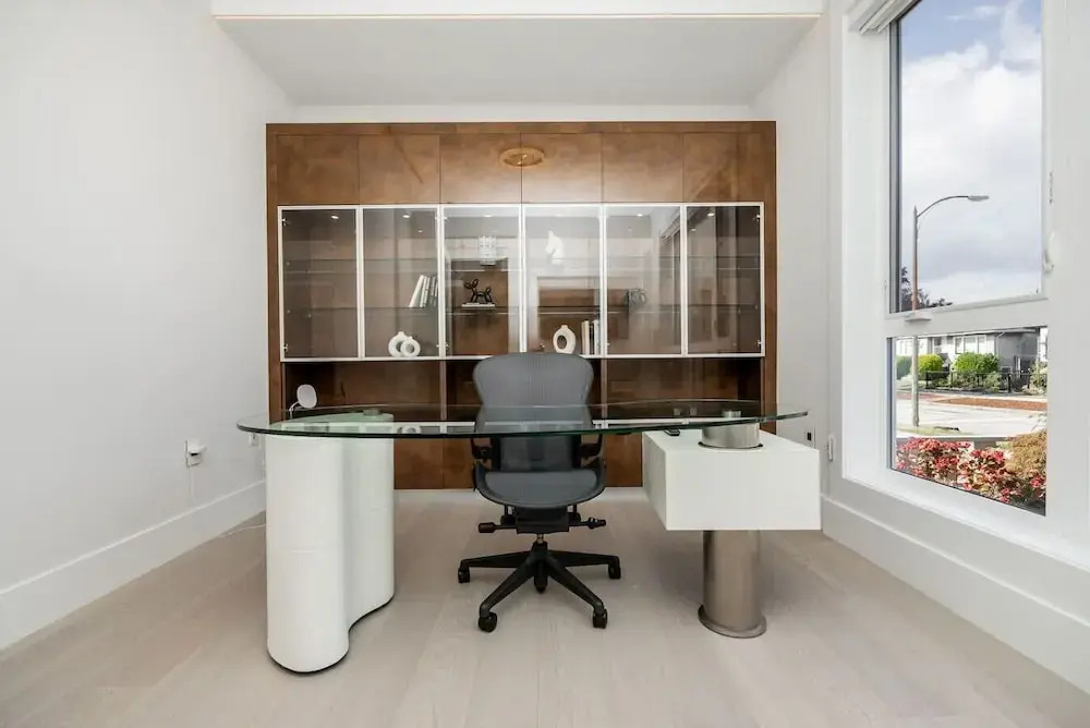 Centrally-located Luxury Home With Views Cinema