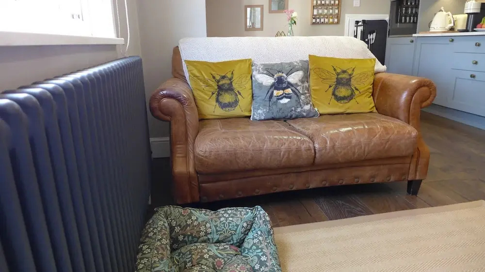 Royal Oak Retreat 2-bed - Sleeps 6 & Pet Friendly