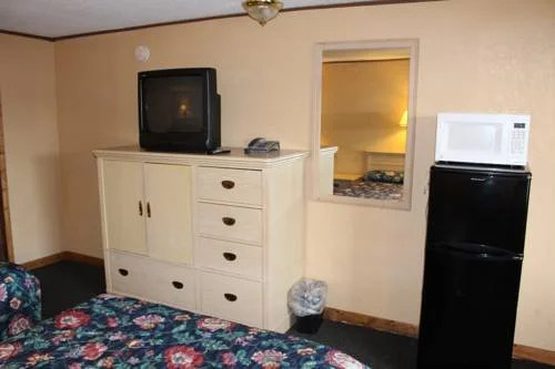 Hometown Inn Fort Wayne