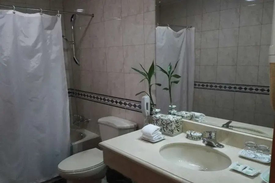 Guoyi Hotel