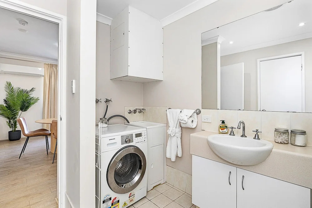 2bdr East Perth Getaway