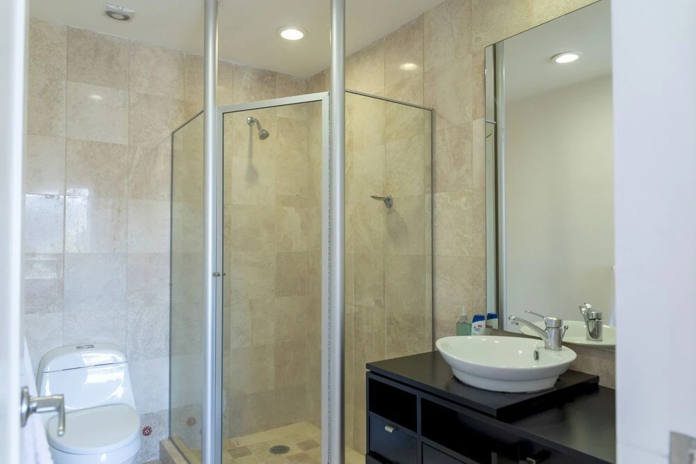 Bright Apartment with Private Bathroom,Kitchen And More @Santafe-601