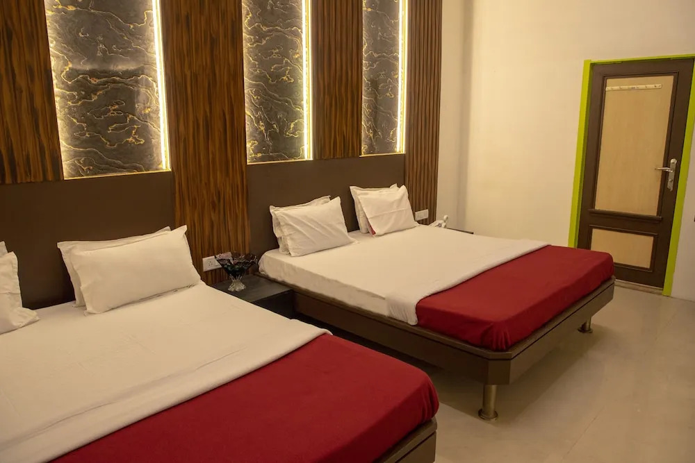 Empire Royale Hotel