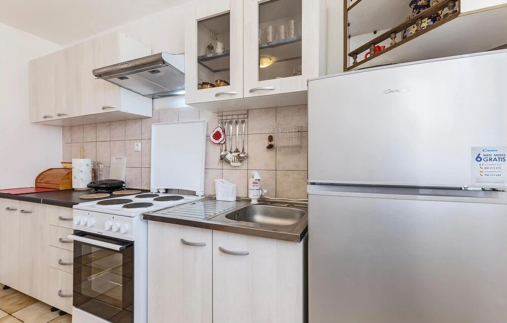 1 Bedroom Beautiful Home In Pula