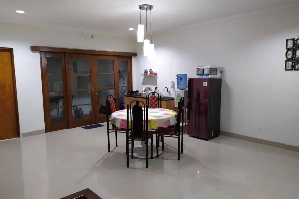 Awana Dream Whole Villa, 4bedroom 10pax , 5min to Alun Alun, Kraton, Malioboro bdc