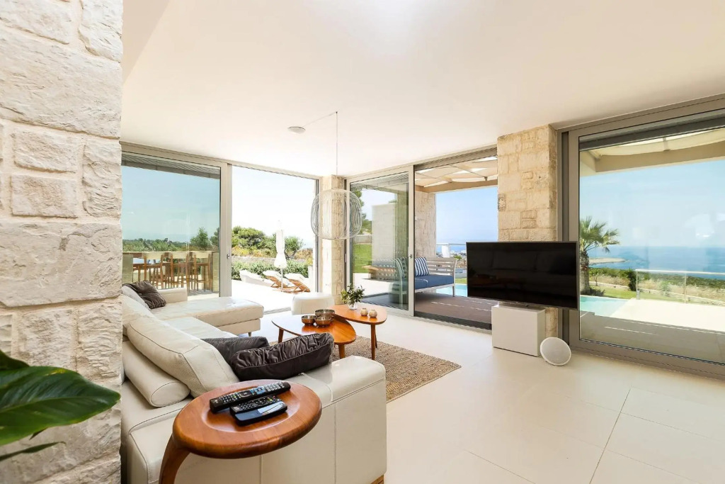 Villa Elias